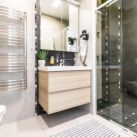 Charles Cityview - Bright, Central, Cozy * Budapest