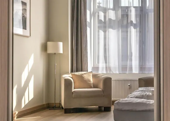 Апартаменты Charles Cityview - Bright, Central, Cozy